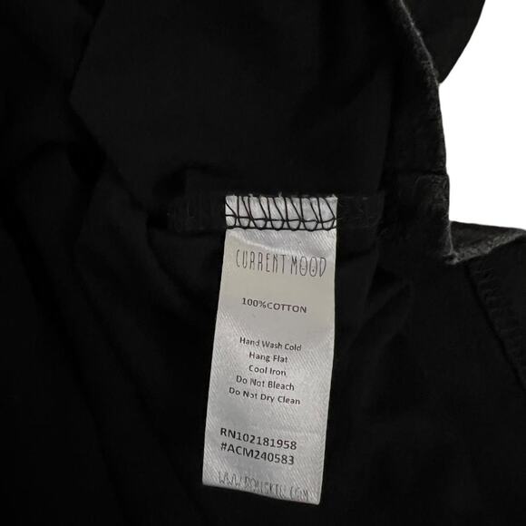 NWT Dolls Kill Current Mood Distressed Emo Black Floral Skull Graphic Tee S - Picture 3 of 3